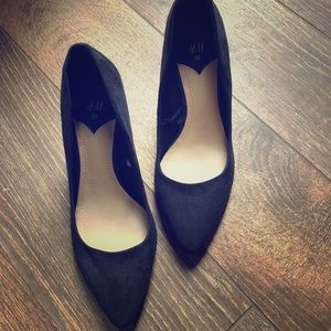 H&M black pointed toe heels